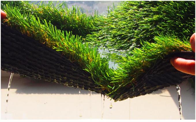 擬似草のカーペットUを美化する39mmの合成物質は家のために形づくヤードSGSが承認した